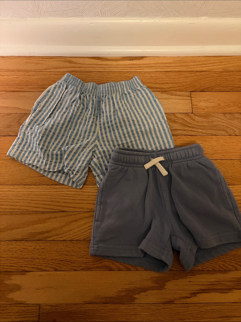 Pair of boys shorts - 12m